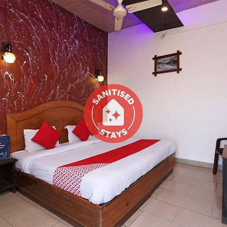 Oyo 73902 Vyttila Residency Hotell Kochi Exteriör bild